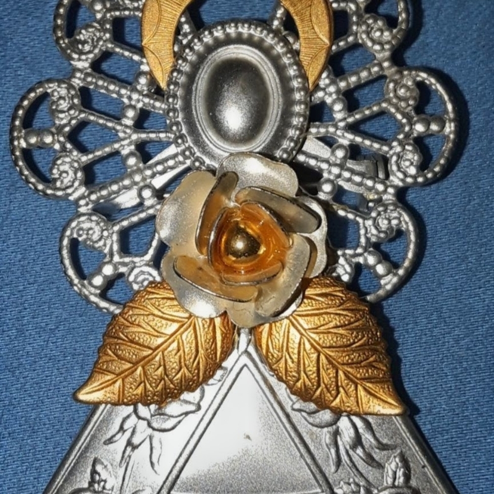 Silver and Gold Angel Brooch - Picture 2 of 4